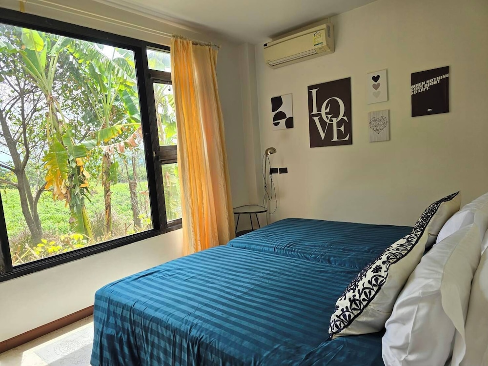 Love, Modern, King and Queen Bed