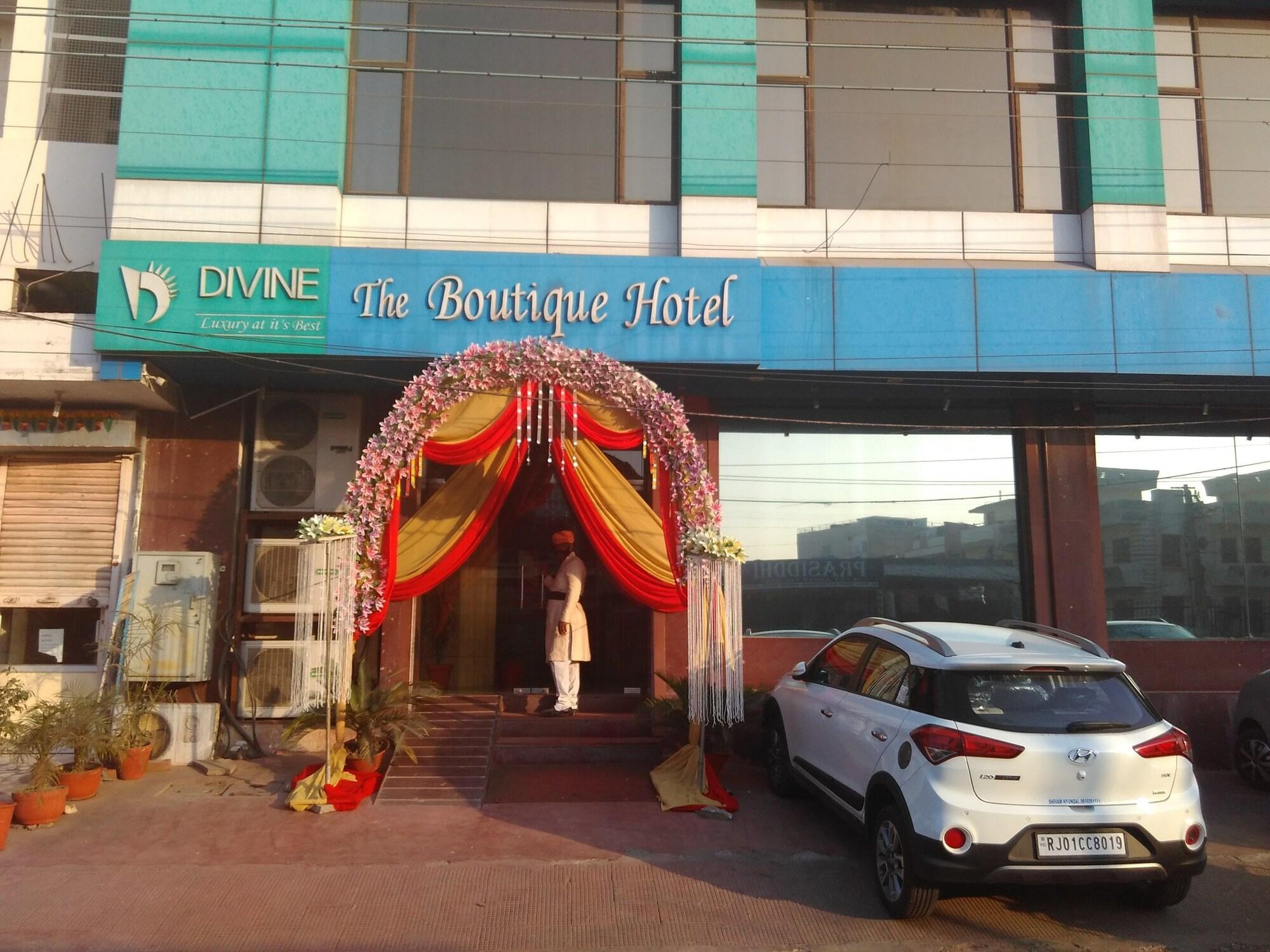 DIVINE THE BOUTIQUE HOTEL 13/14