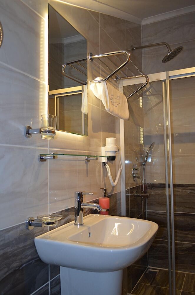 Kayi Hotel 37/44