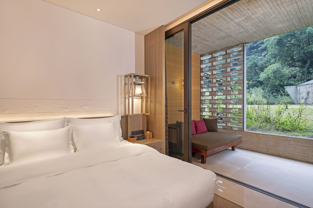 ALILA YANGSHUO 18/65
