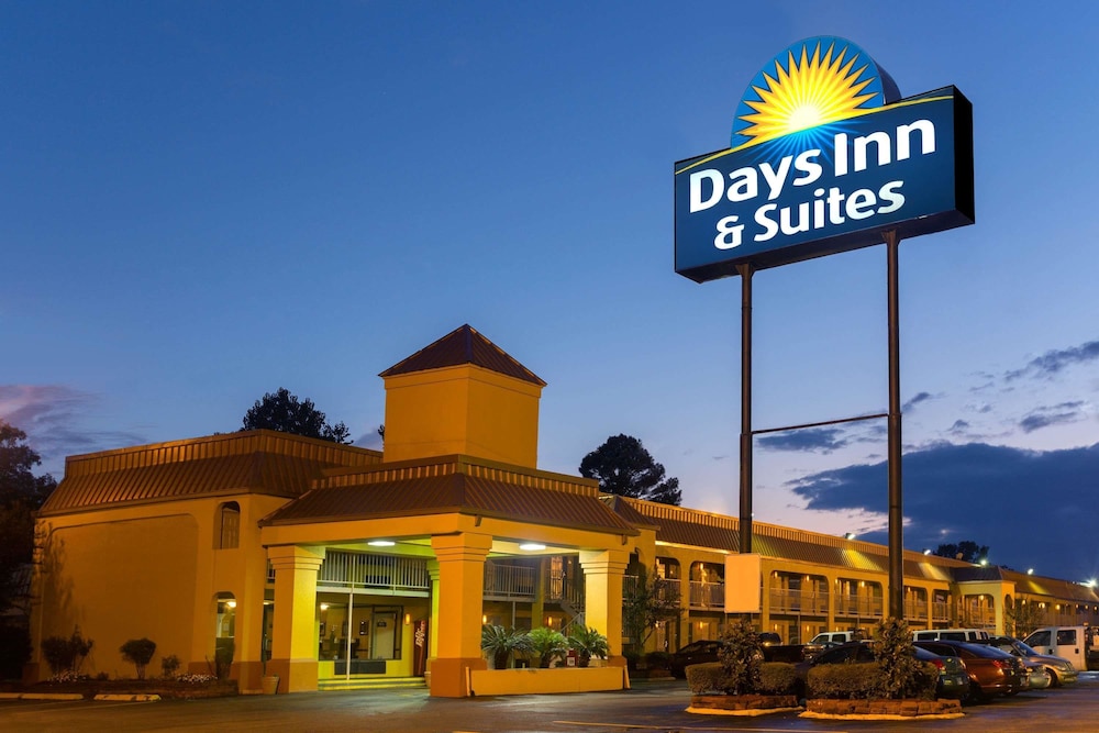 Days Inn & Suites By Wyndham Vicksburg 1/33