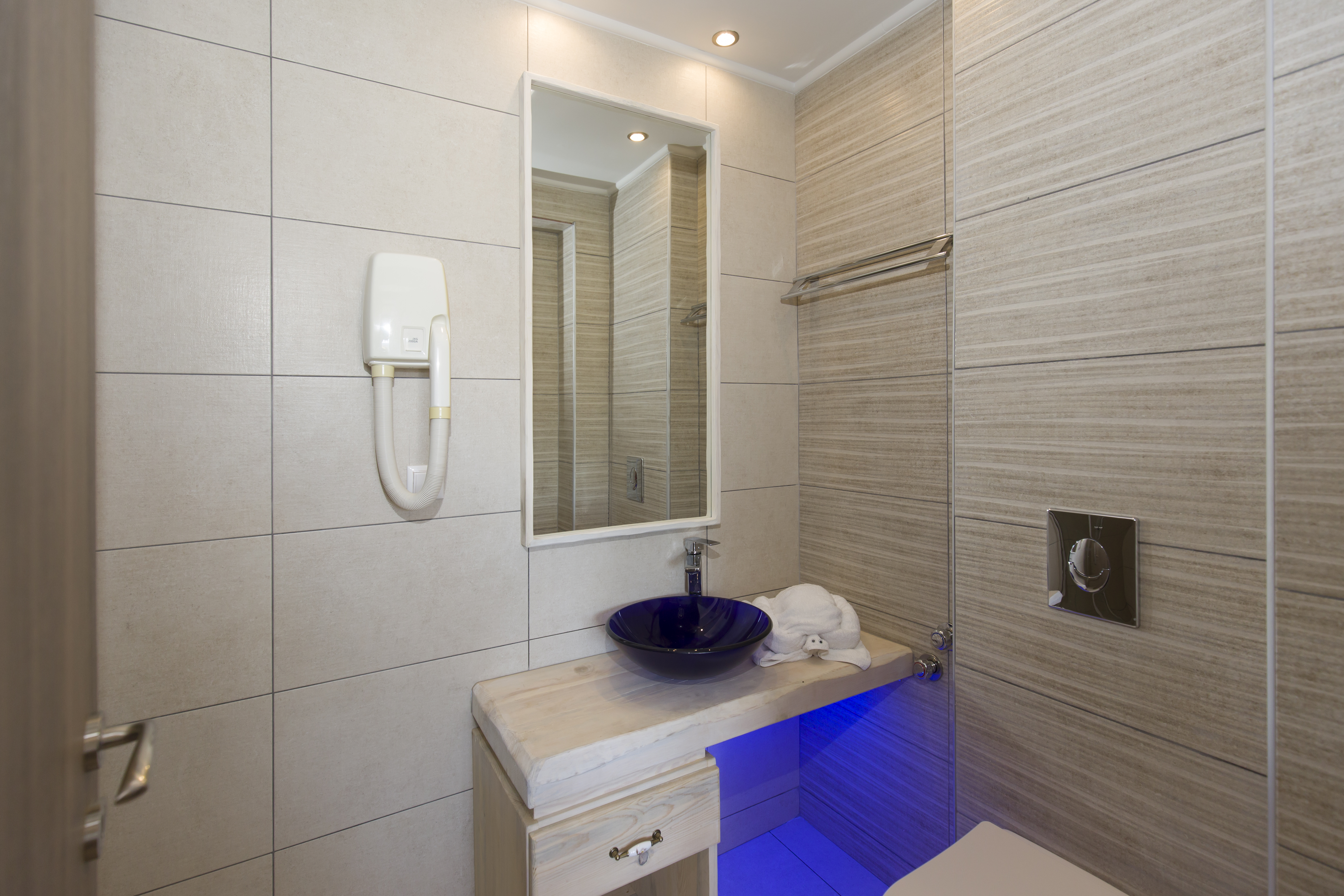 Anthemis Hotel Apartments 79/80