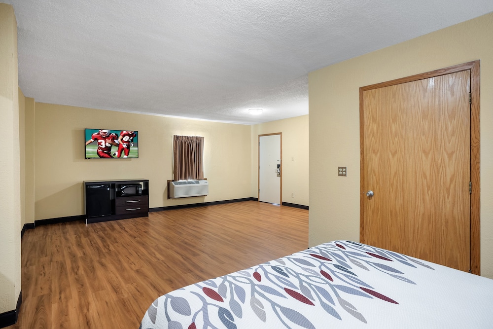 Red Roof Inn Des Moines 21/33