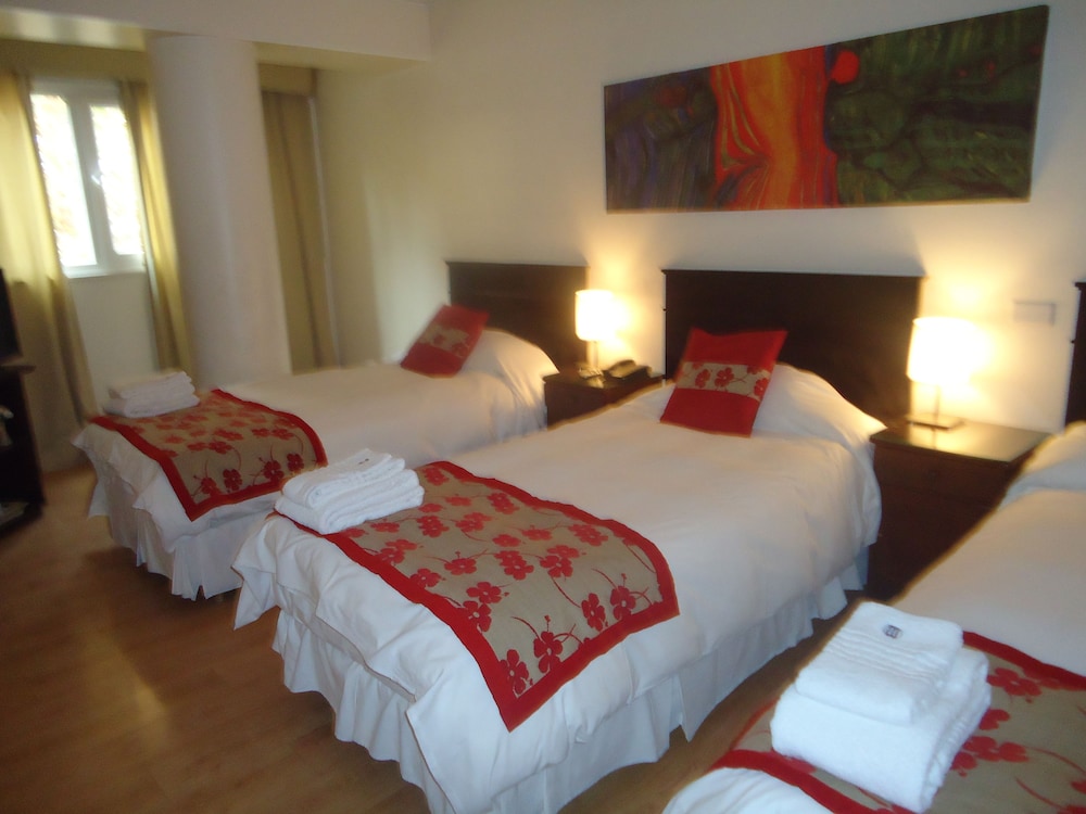 Mendoza Hotel 12/66