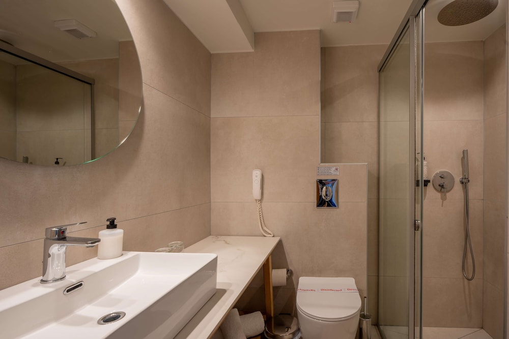 Minos Hotel 48/50