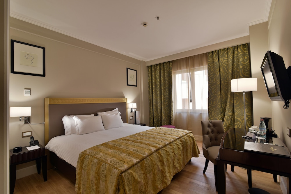 GRAND HOTEL YEREVAN 13/65