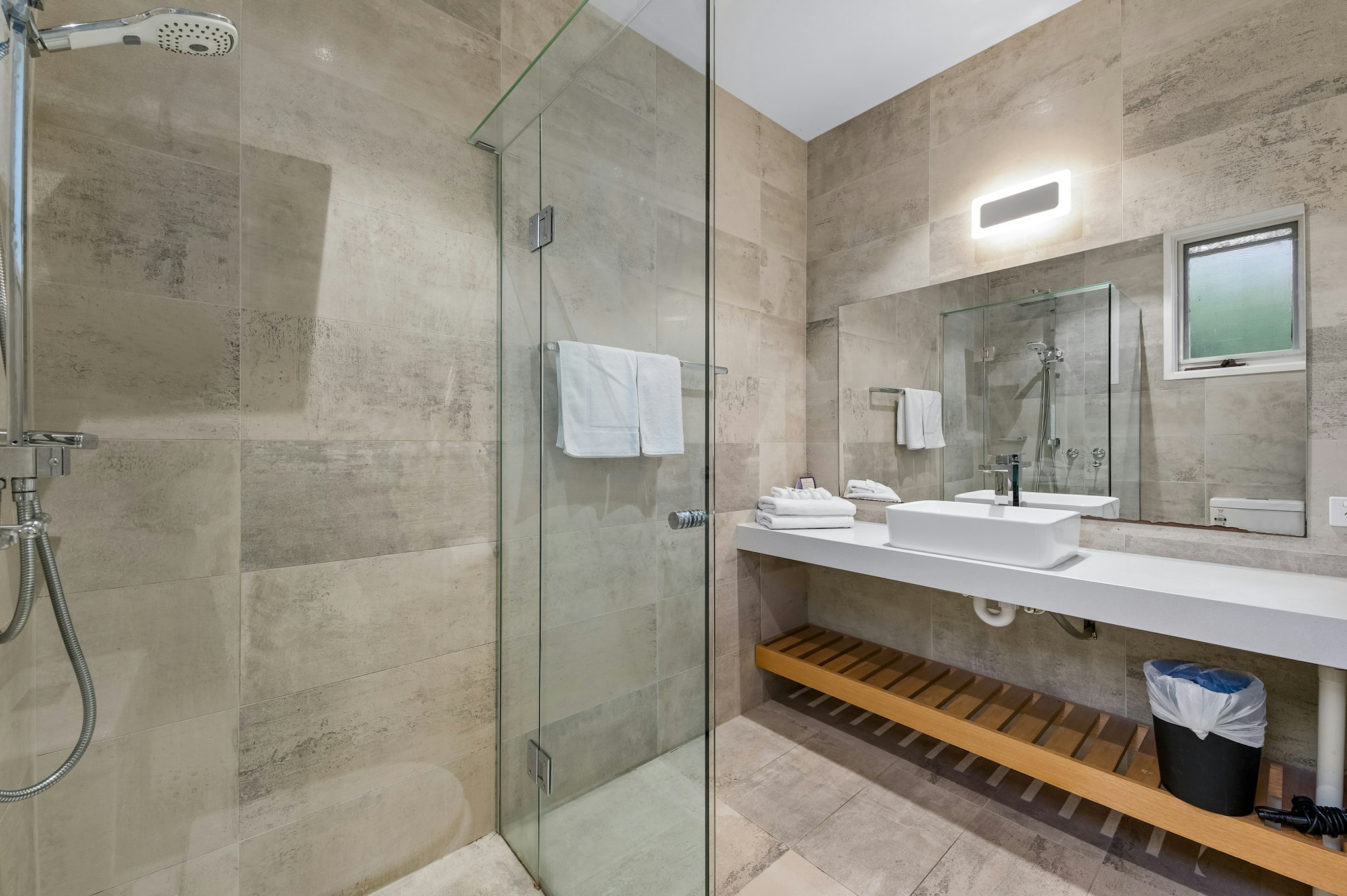 ROWVILLE INTERNATIONAL HOTEL 46/46