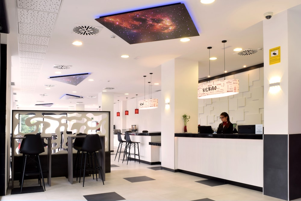 Hotel New Bilbao Airport 5/35