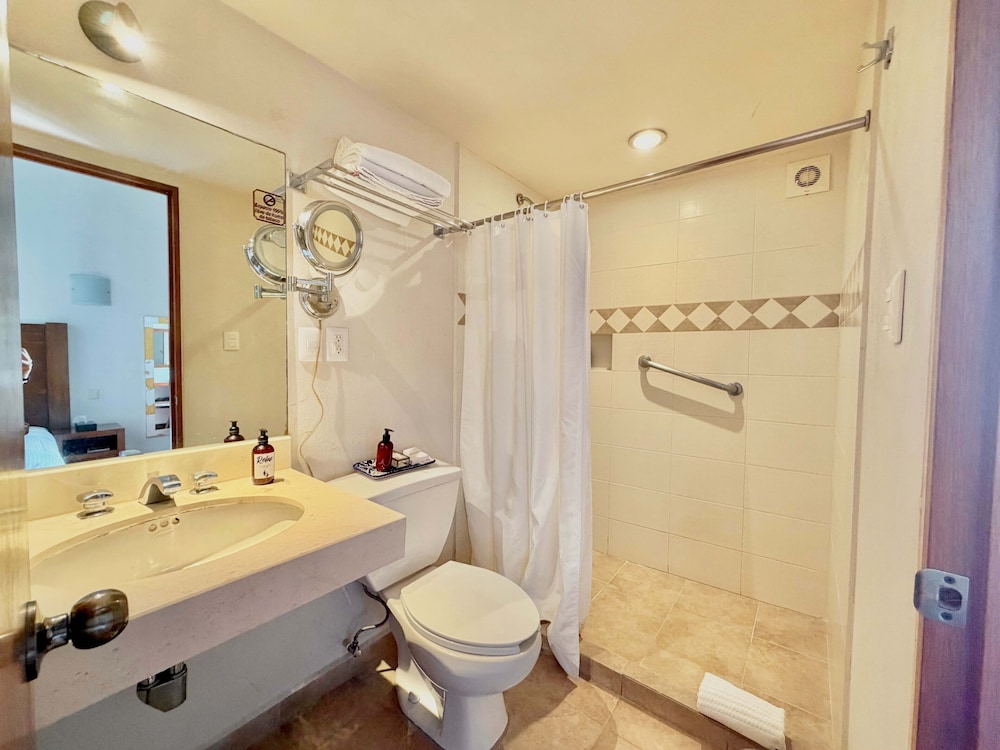EL SERAFIN HOTEL BOUTIQUE 80/80