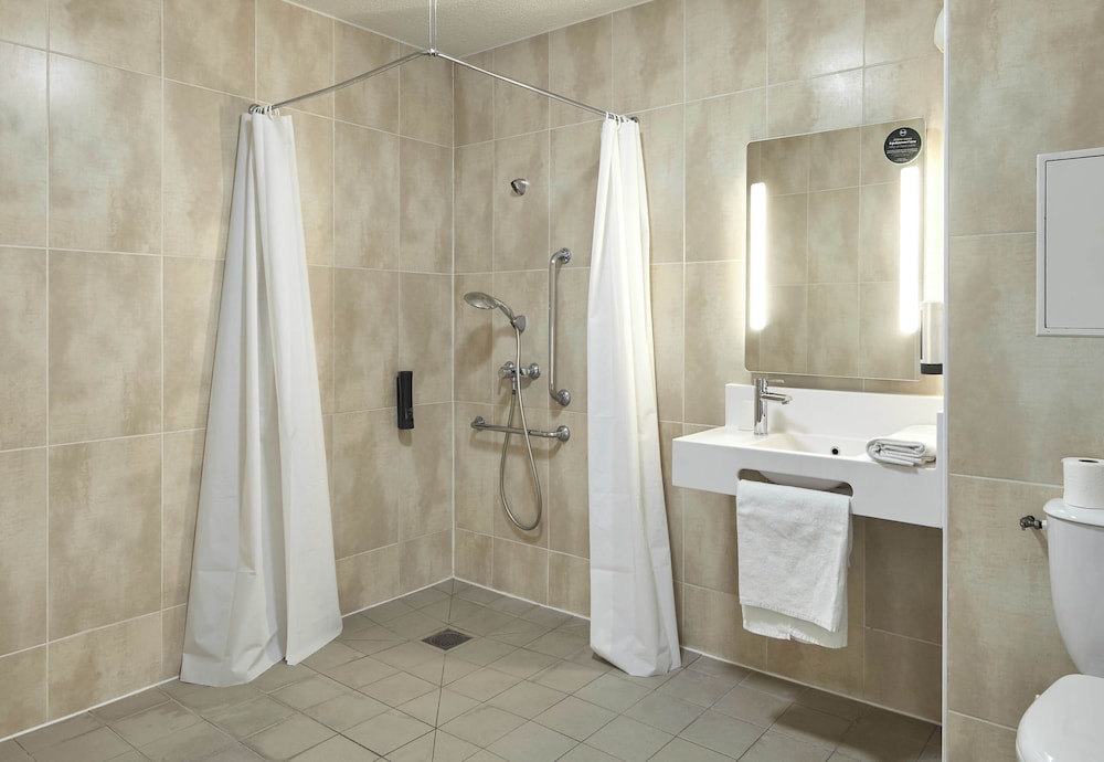 B&B Hotel Paris Nord Gonesse Parc des Expos 53/55