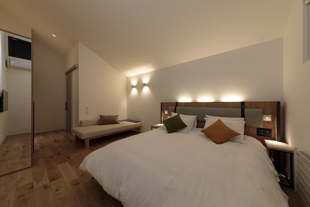 2 Bedrooms, Deluxe