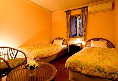 Style, French, Twin Beds