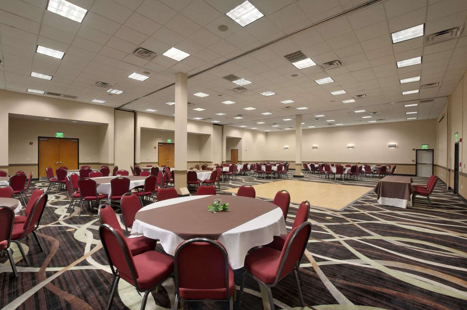 Wingate by Wyndham Round Rock Hotel & Conference Center 26/30