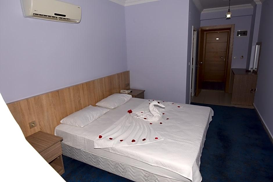 Demirci Hotel 6/9