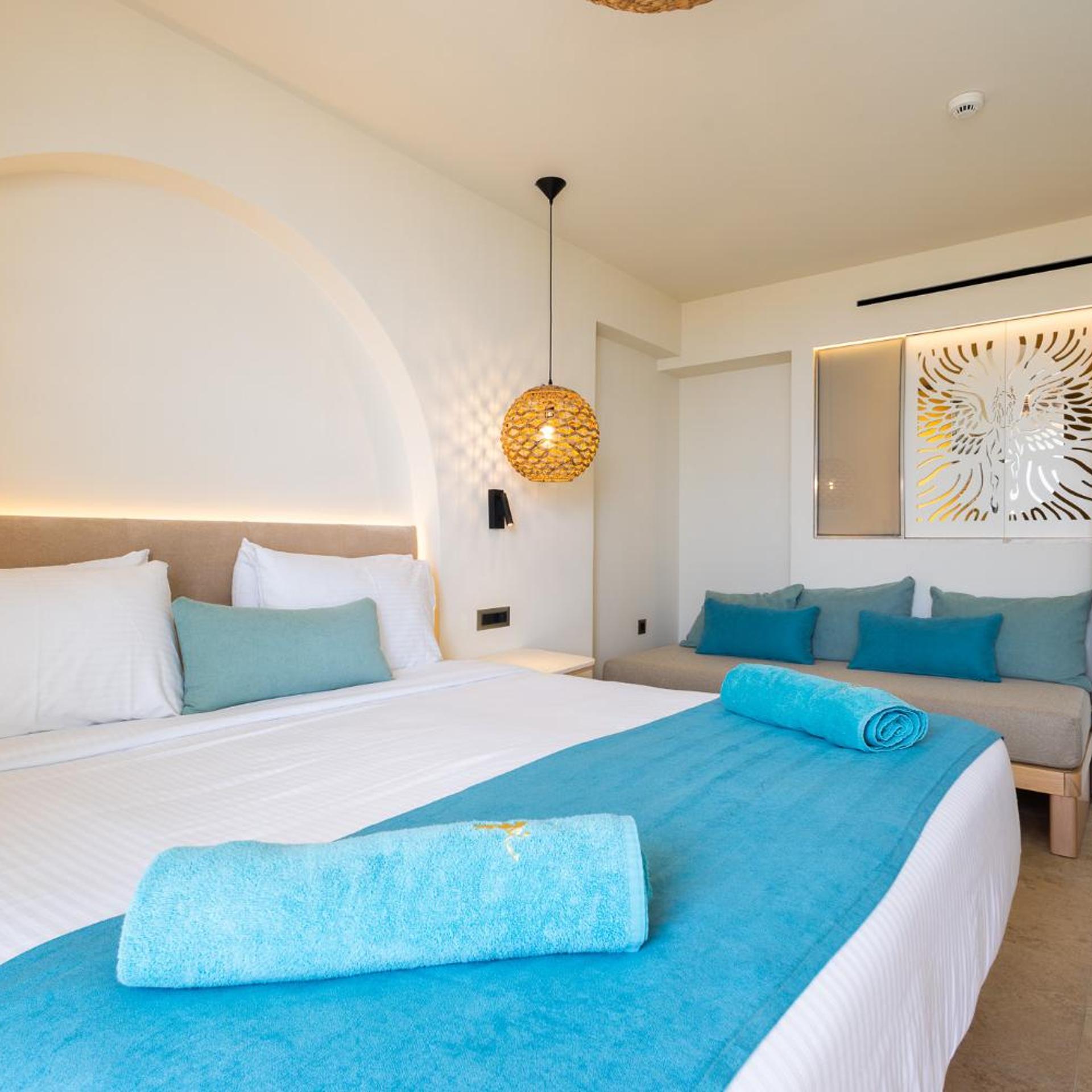 Grand, River, Suite, Shared Pool