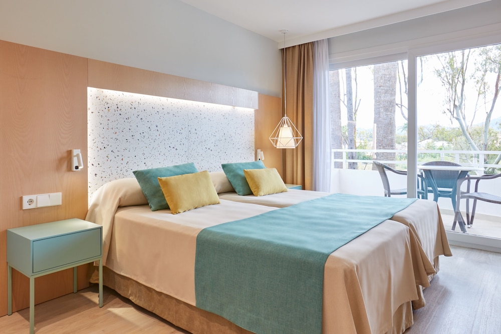 Universal Aparthotel Elisa 16/81