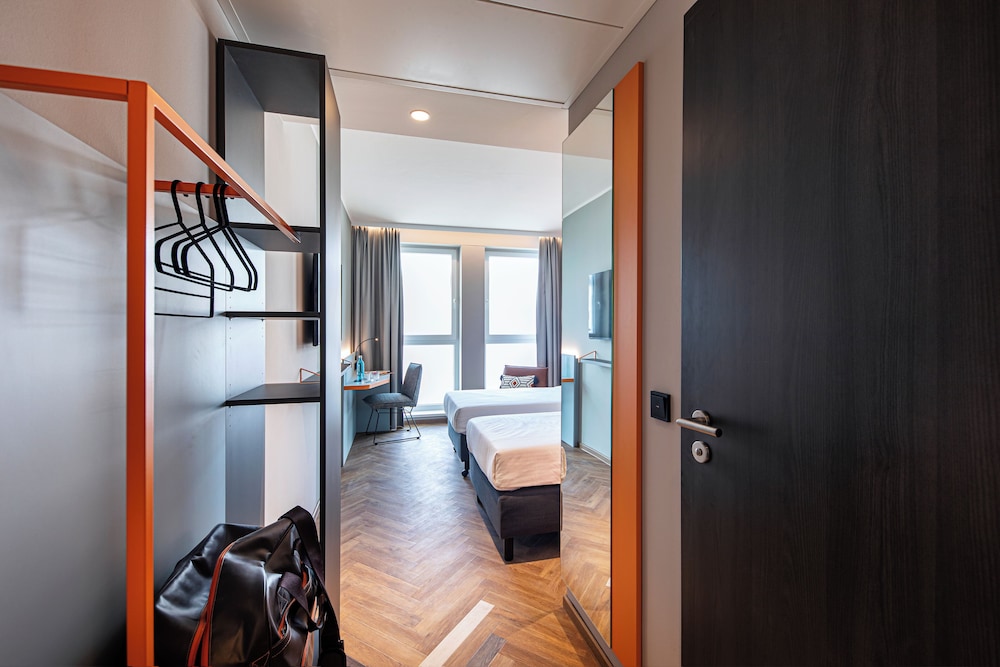 LOGINN Hotel Koln Airport 21/48