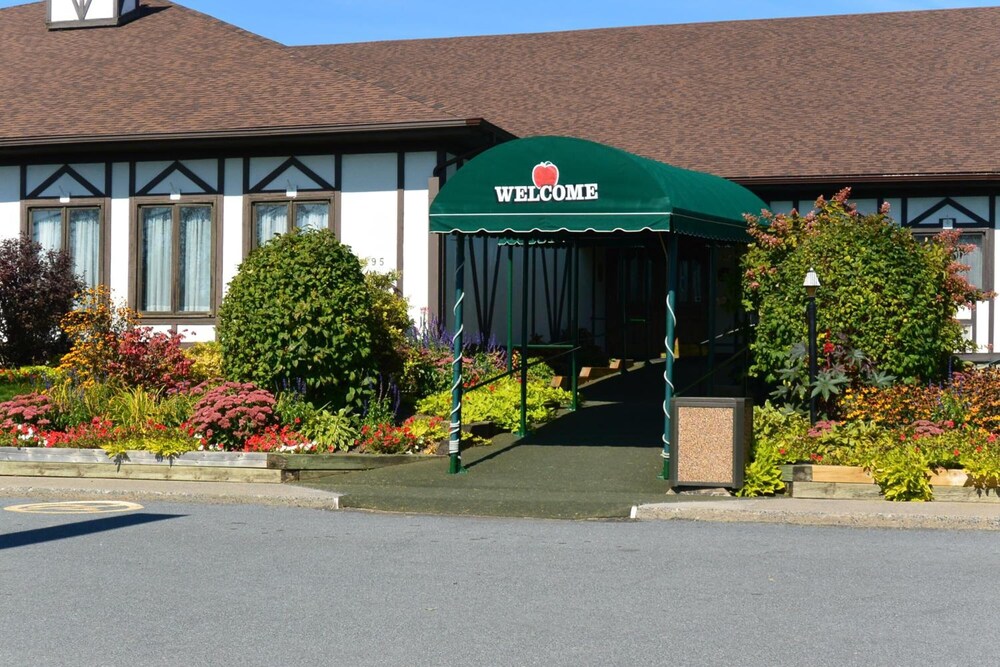 Mcintosh Country Inn & Conference Centre 5/69