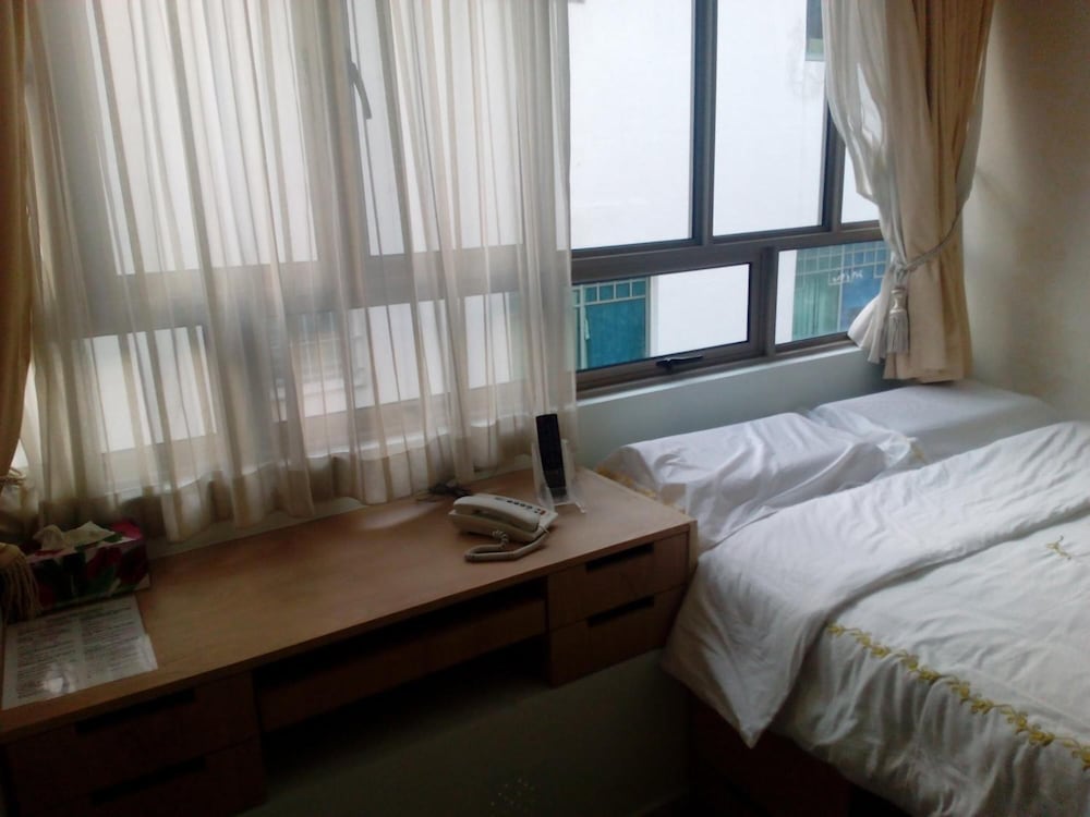 JAYLEEN CLARKE QUAY HOTEL 3/41