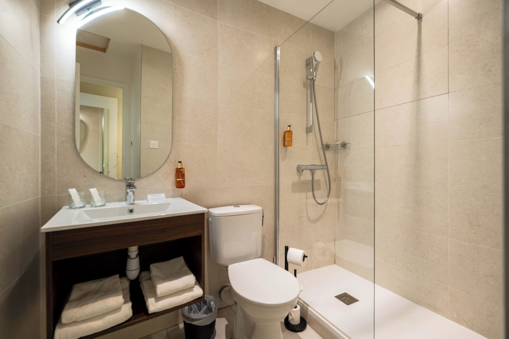 غرفة سوبيريور بسرير كوين بشرفة، Best Western Hotel De France 6/7