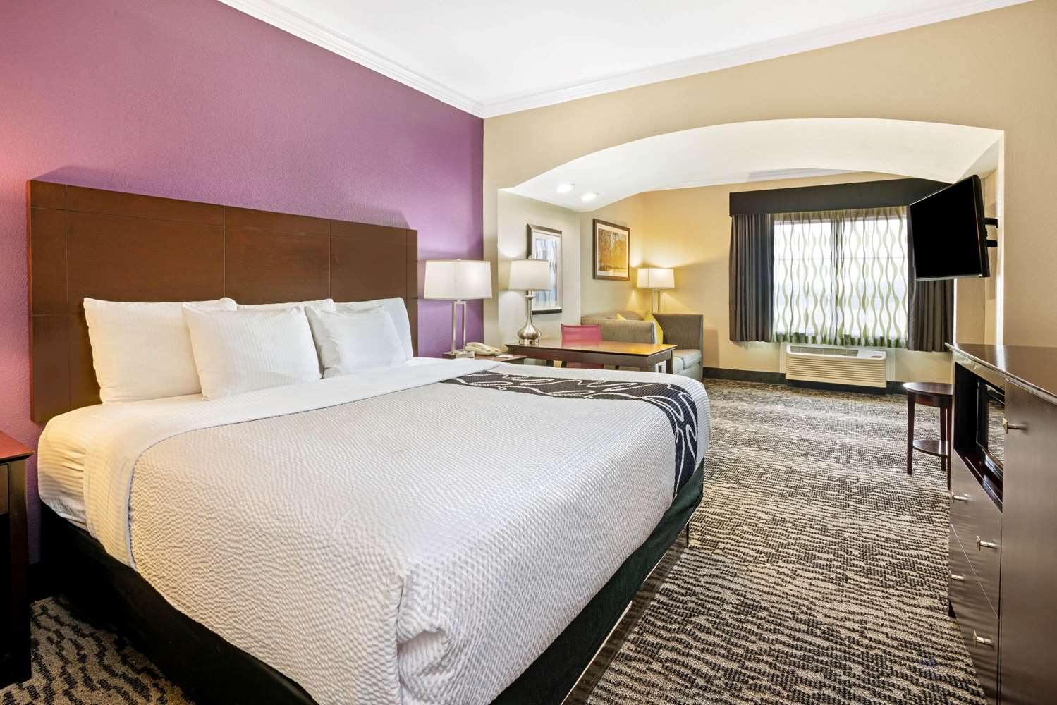 La Quinta Inn & Suites by Wyndham Houston - Magnolia 14/48