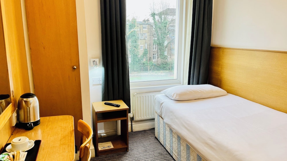 ROOM, SINGLE
