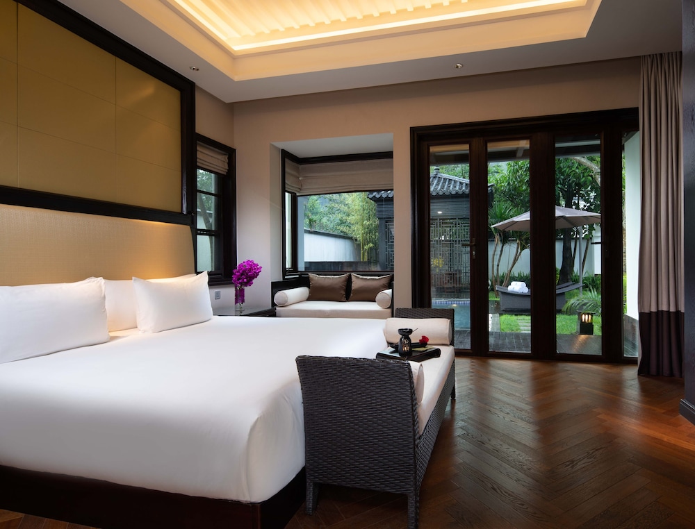 Banyan Tree Tengchong 34/81