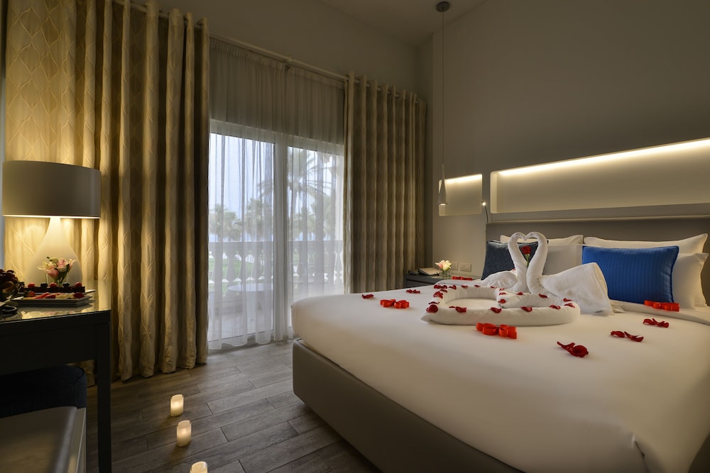 Sealine Beach, a Murwab Resort 5/50