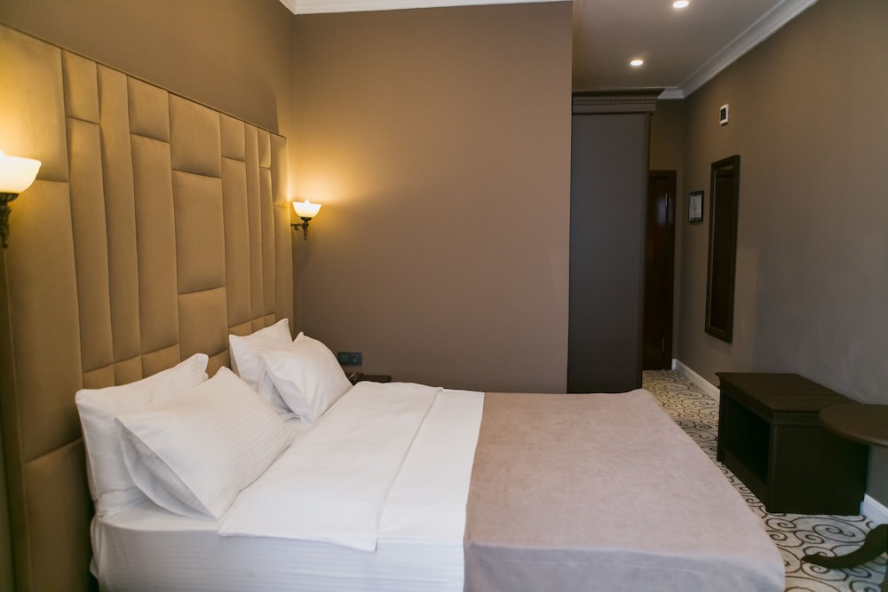Kazakhstan Hotel 54/87