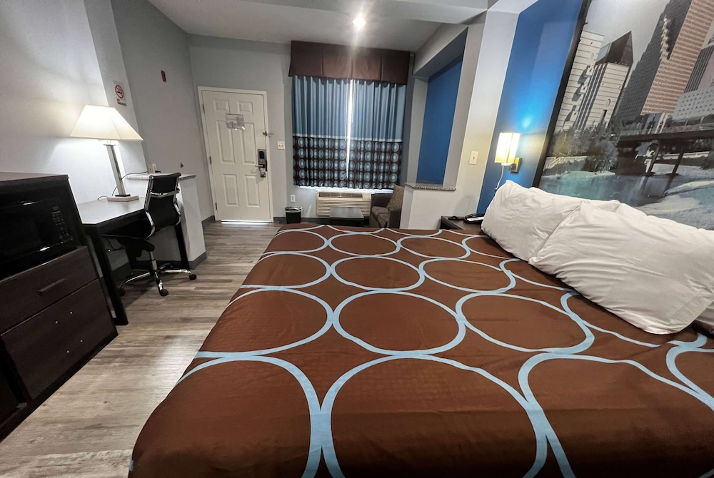 Efficiency, King Bed