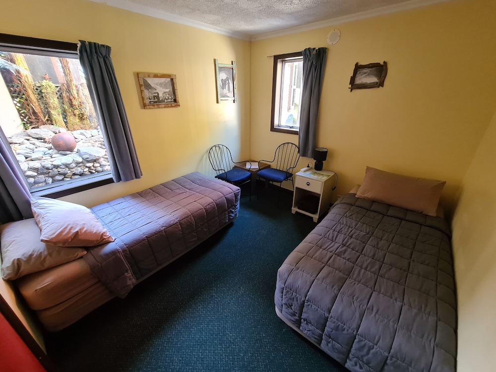 Chateau Franz Hostel 13/50
