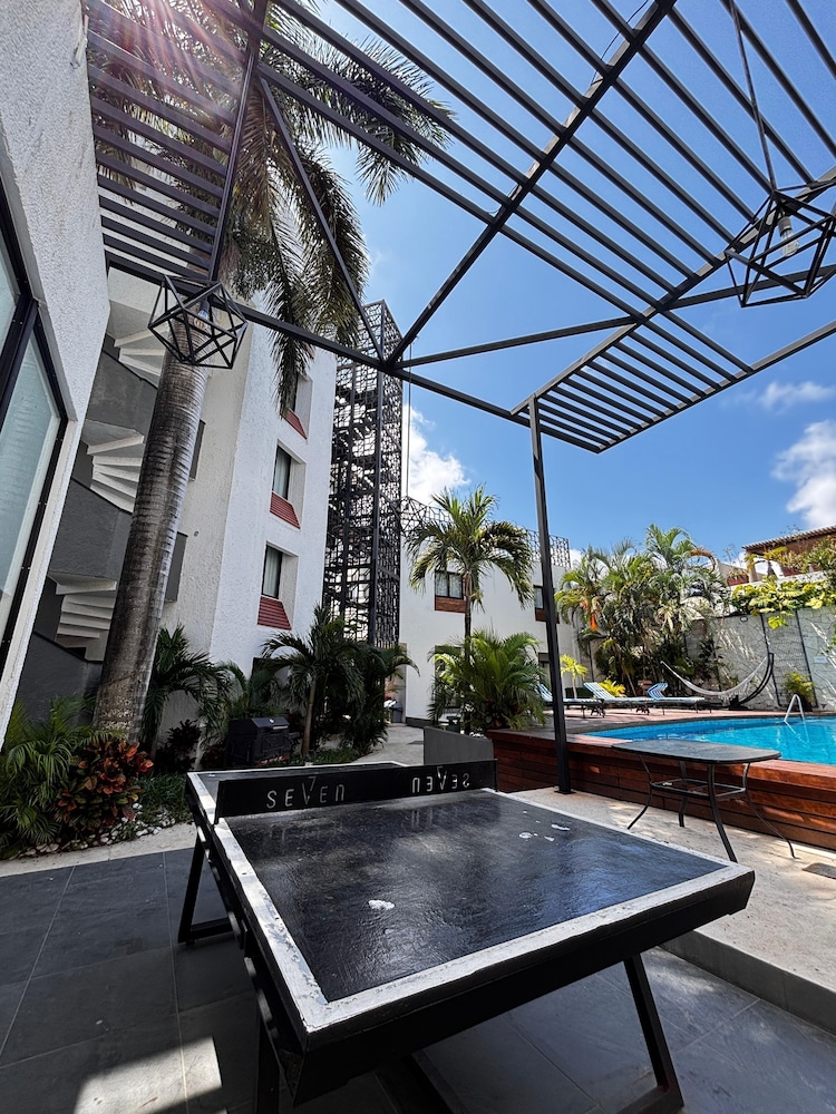 Seven Boutique Apartments 25/55
