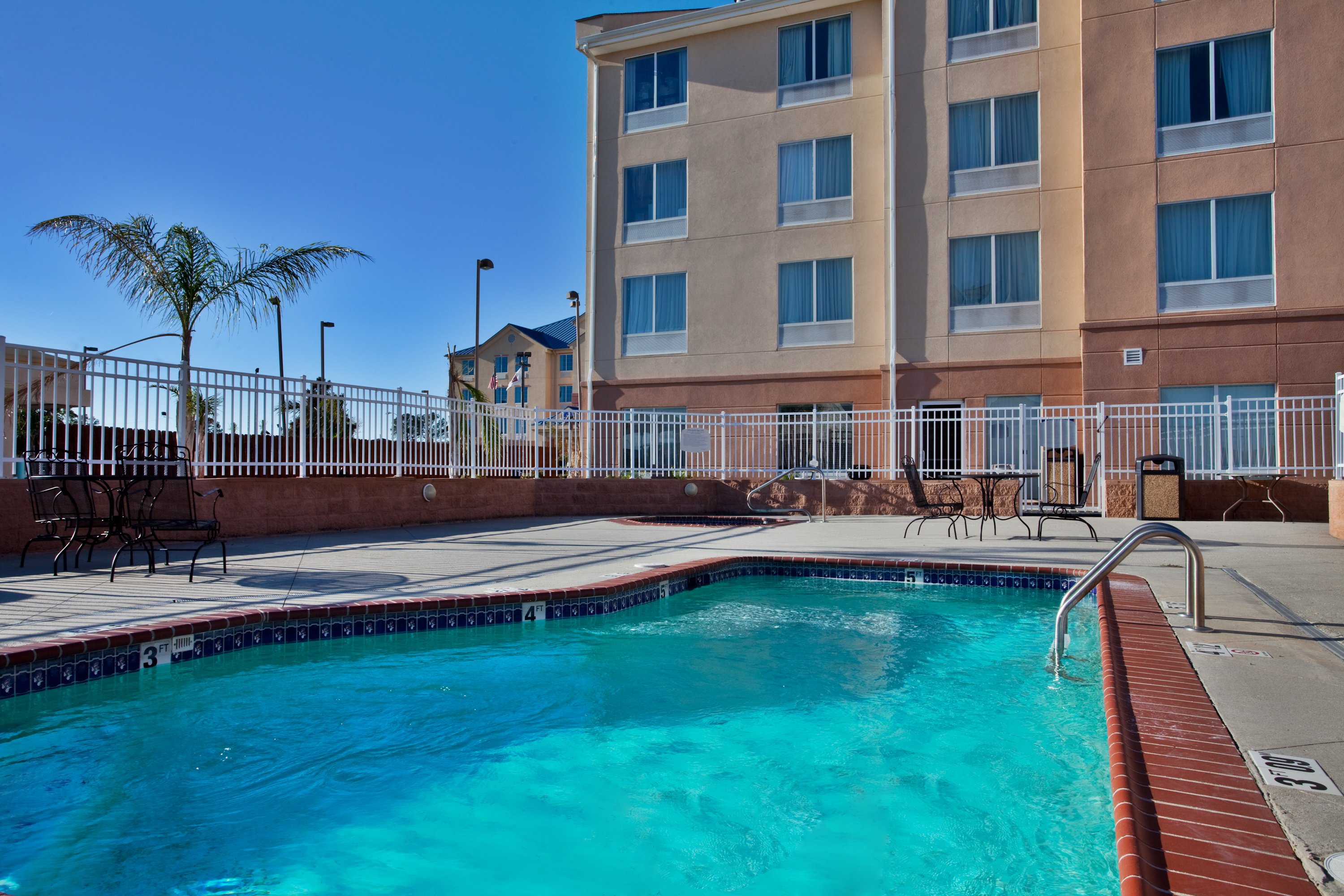 Holiday Inn Express New Orleans East 6/42