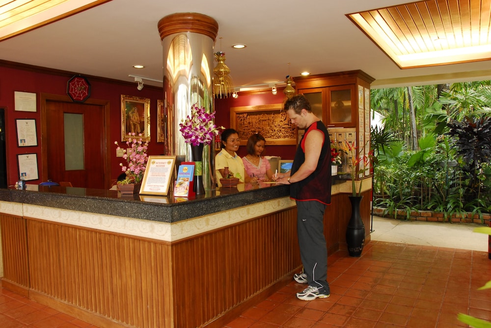 The Expat Hotel 8/50