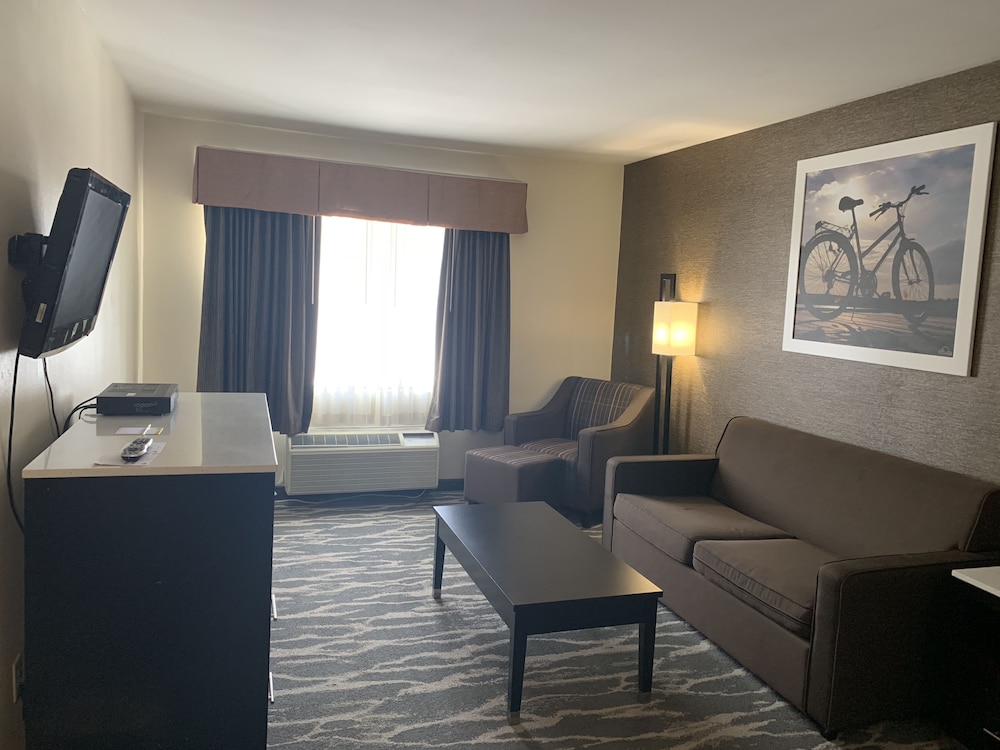 Days Inn By Wyndham Budd Lake 20/26