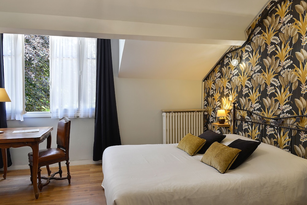 MANOIR DE LA GIRAUDIERE 18/42
