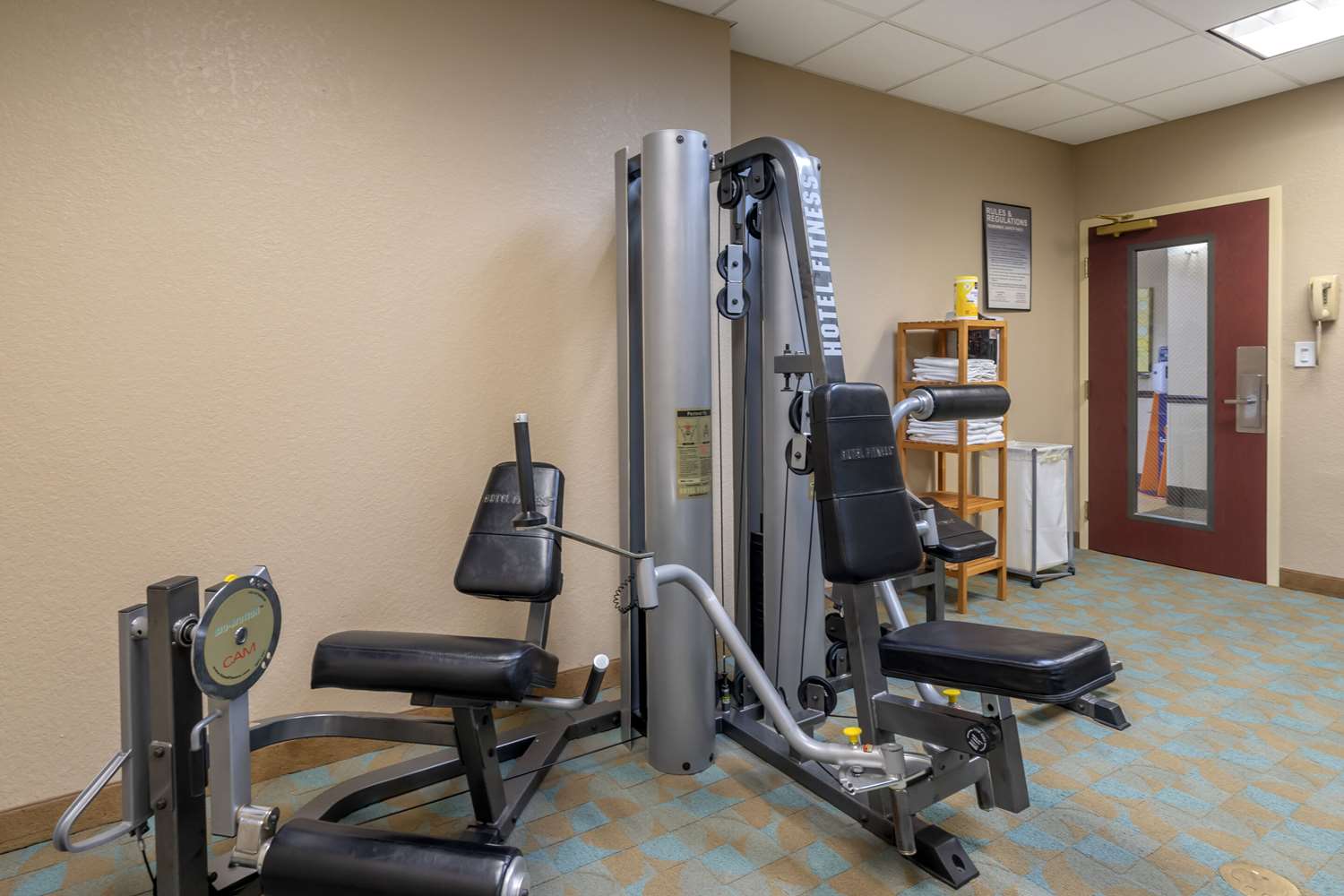 Comfort Inn & Suites Northeast - Gateway 21/32