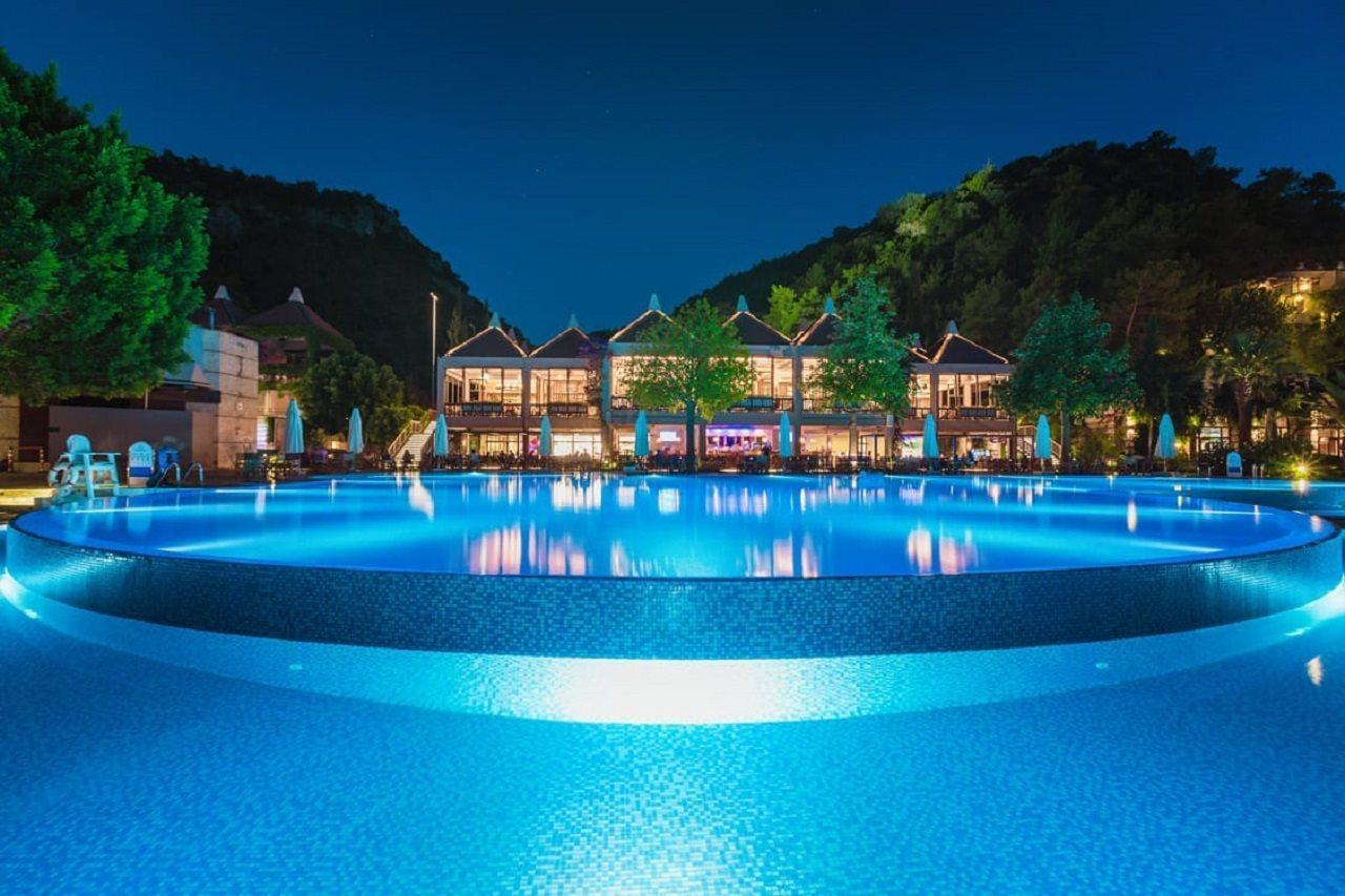 HILLSIDE BEACH CLUB 20/21