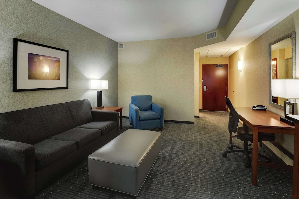 Drury Inn and Suites Phoenix Chandler Fashion Center 28/50