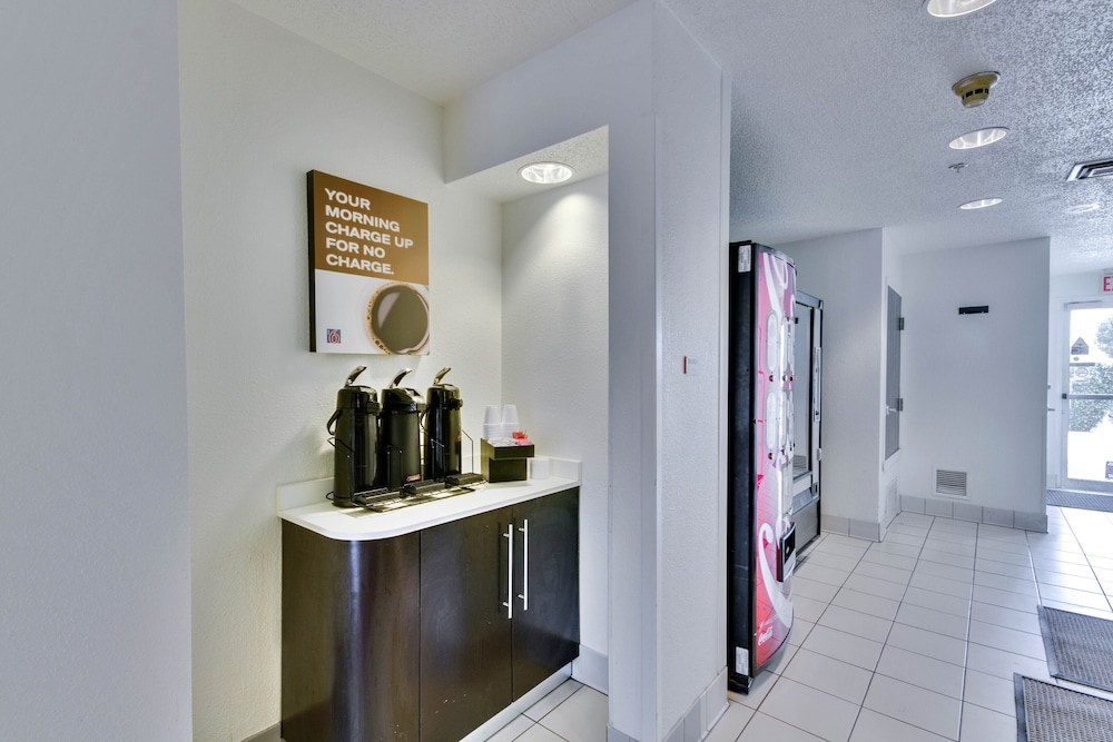 Motel6 Lewisville, TX - Dallas 42/48