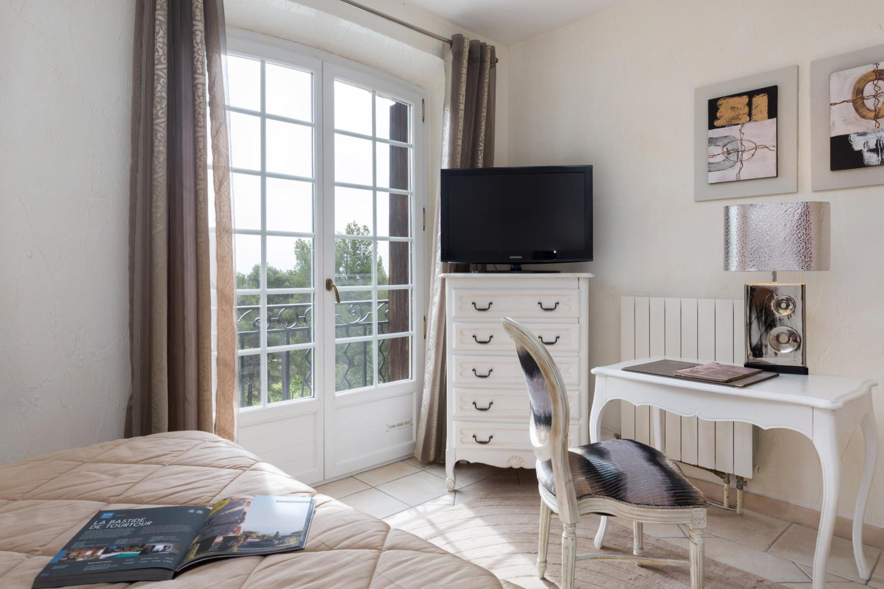 Standard, Double Bed, LA BASTIDE DE TOURTOUR HOTEL & SPA 5/5
