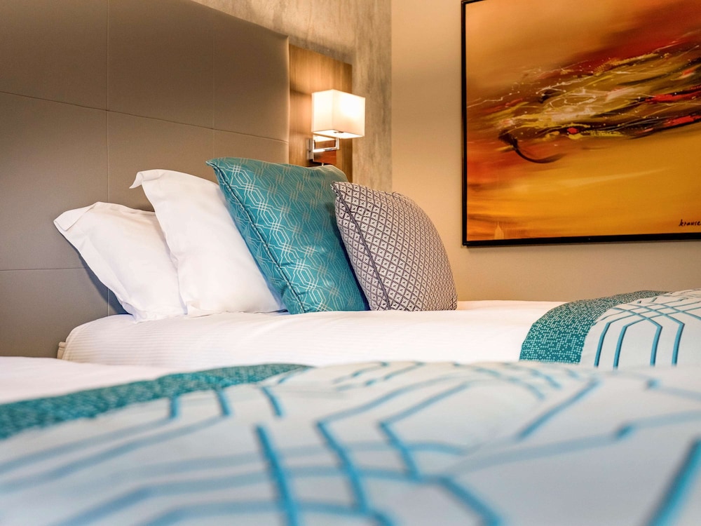 Mercure Milton Keynes 28/76