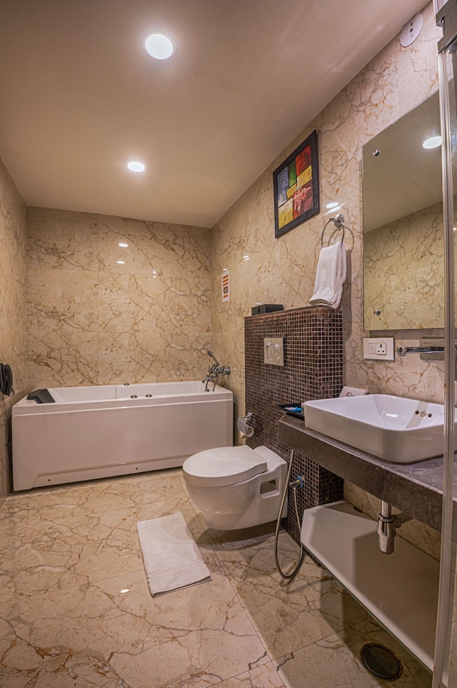 Hotel Lilac 24/37