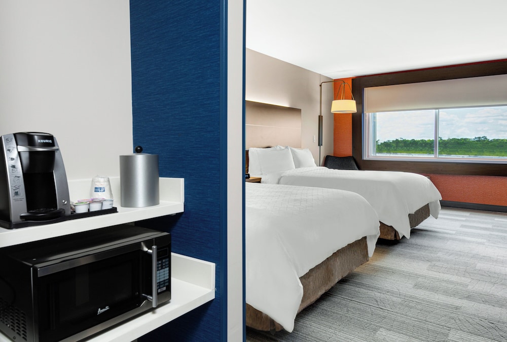 Holiday Inn Express Suites Sanford 27/54