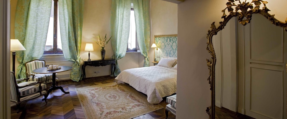 Palazzo Carletti 6/22