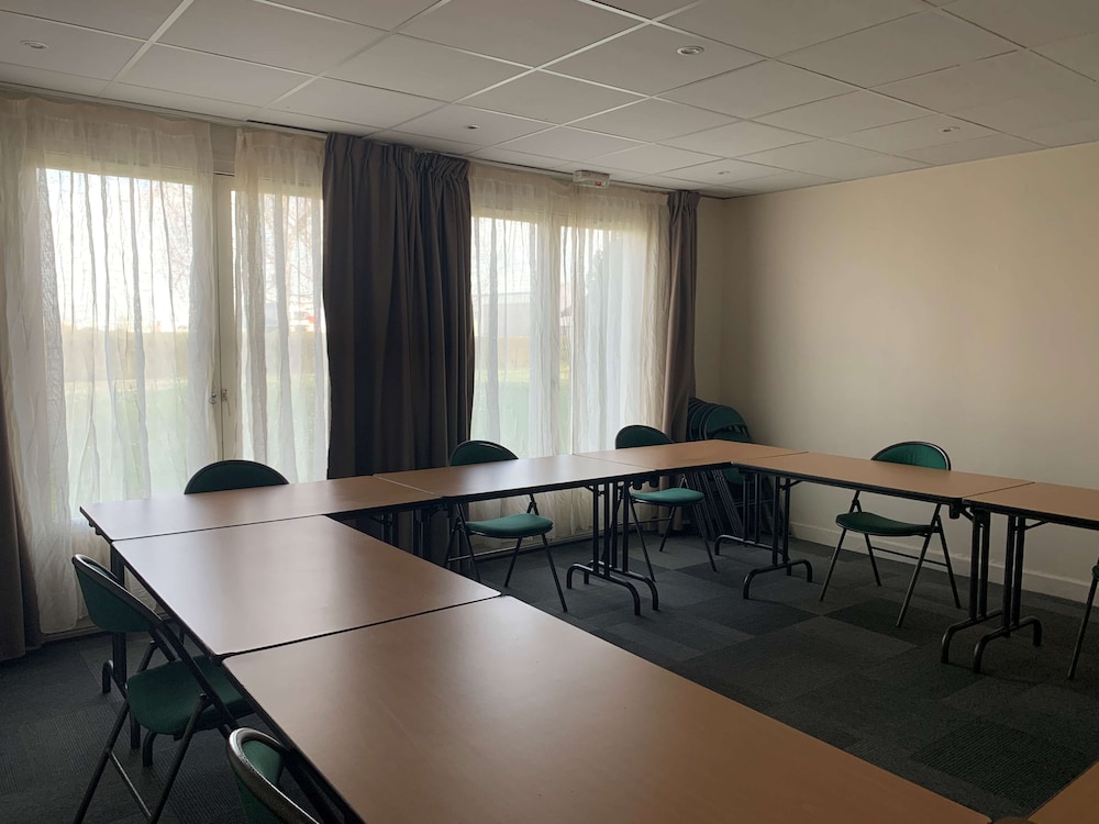 Kyriad Chateauroux - Saint Maur 30/36