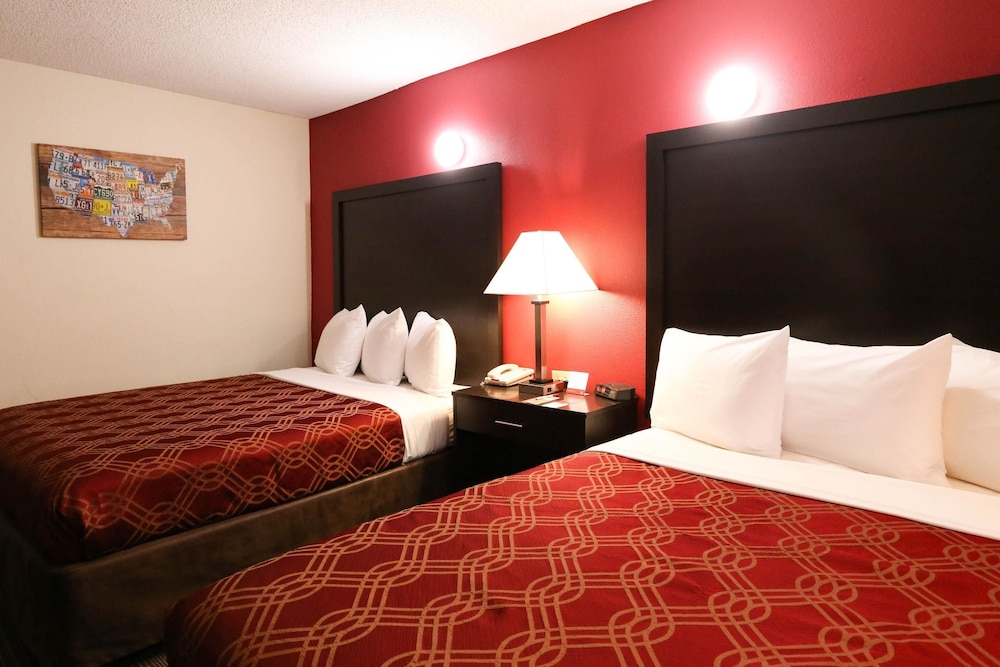 Econo Lodge Inn Suites Greenville 17/69