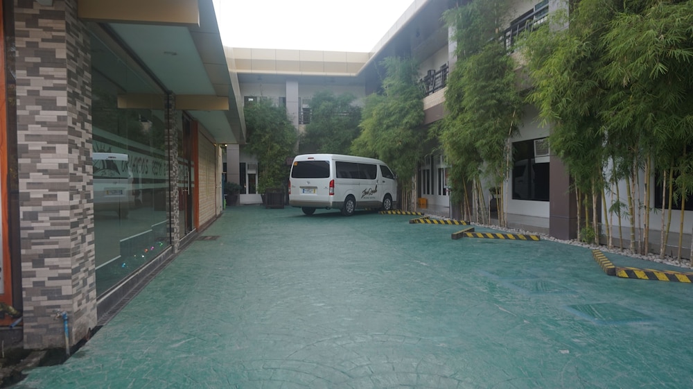 Zanrock Microhotel 56/62