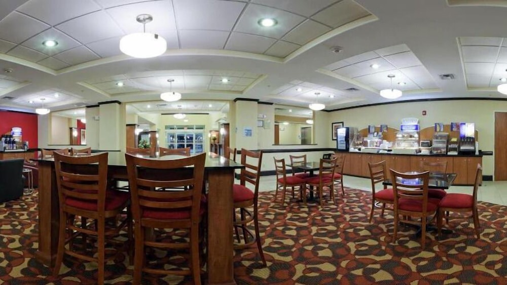 Holiday Inn Express Hotel Suites Bainbridge 42/53