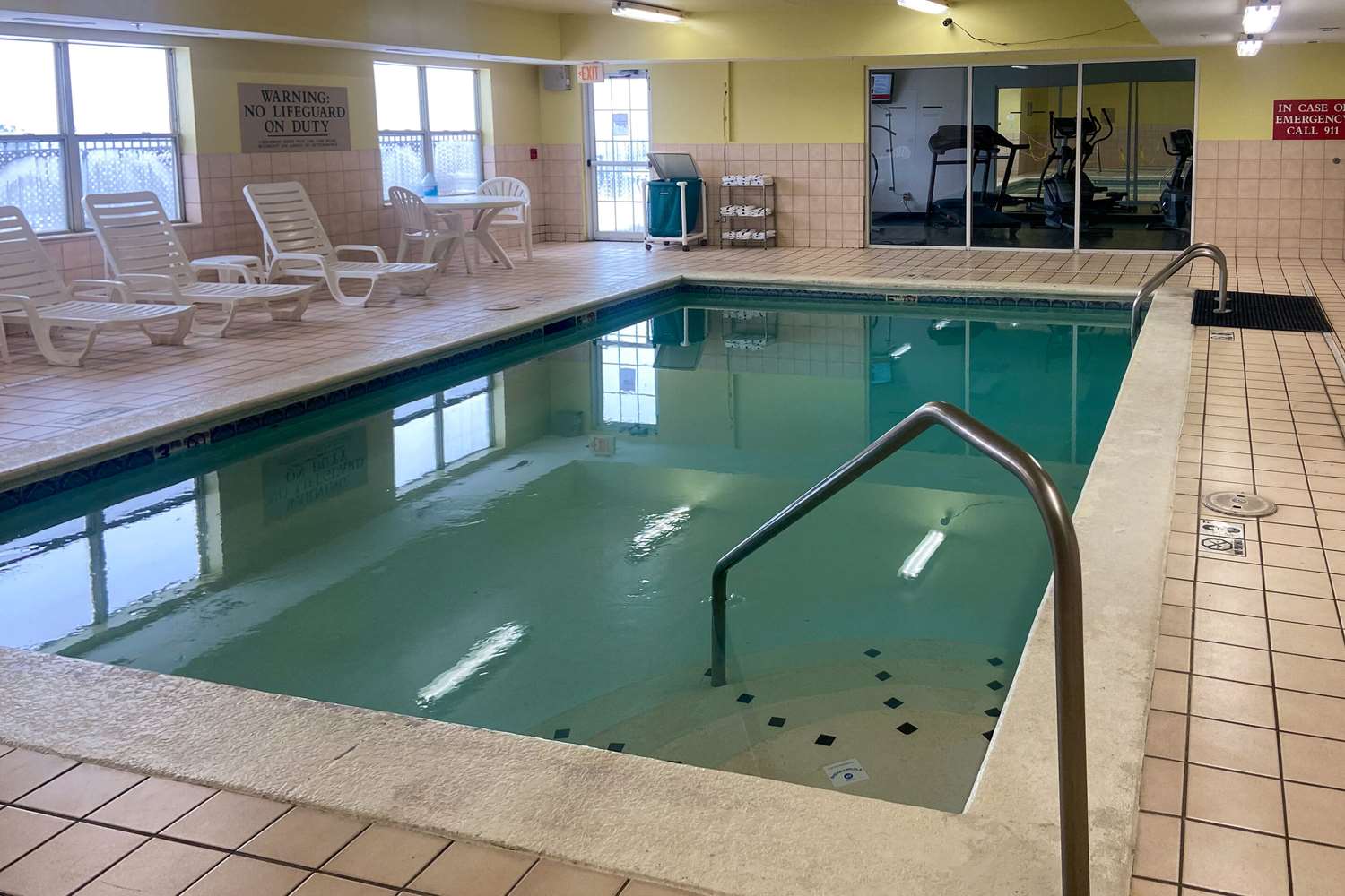 Quality Inn & Suites Cincinnati Sharonville 31/42